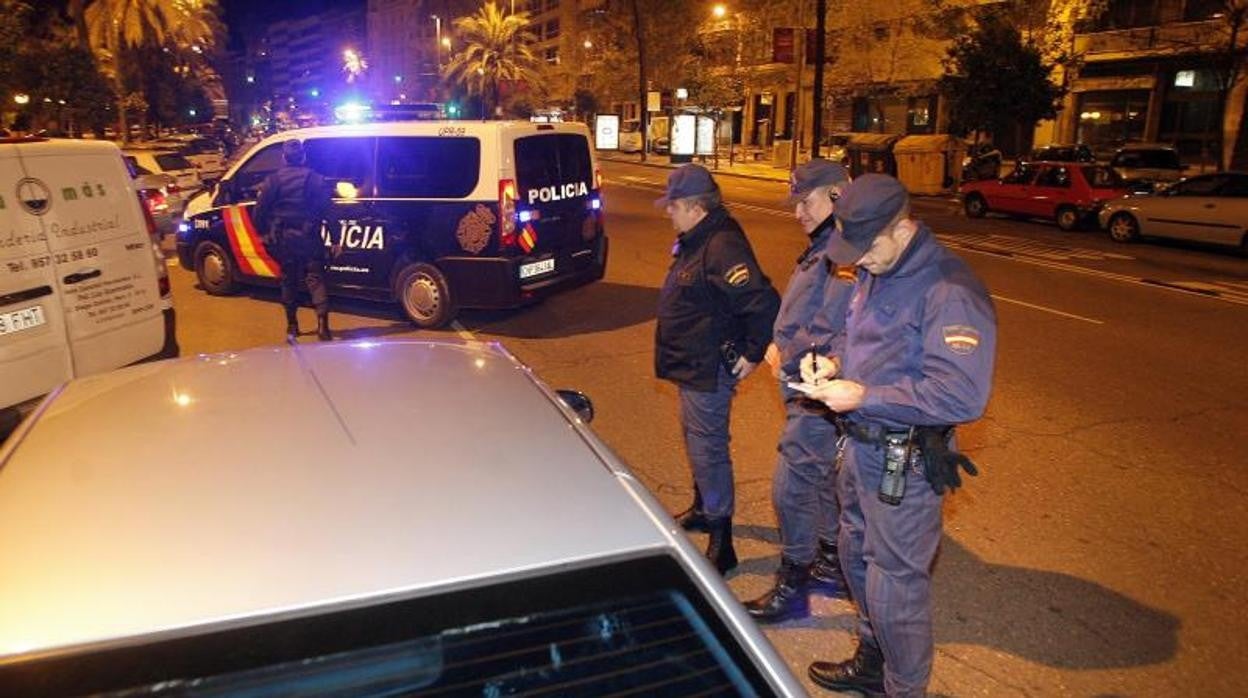 Policías nacionales en un control en Córdoba