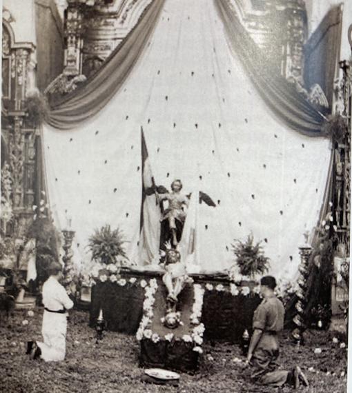 Besapiés del Cristo de la Misericordia en la Magdalena en 1938