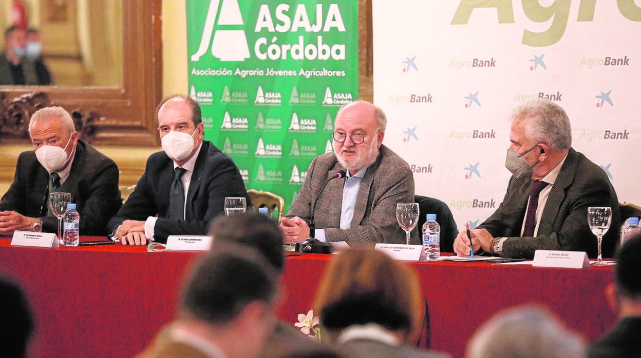 El periodista César Lumbreras en las jornadas de Asaja