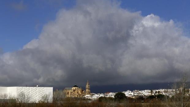 Viernes de nubes y lluvias esporádidas en Córdoba