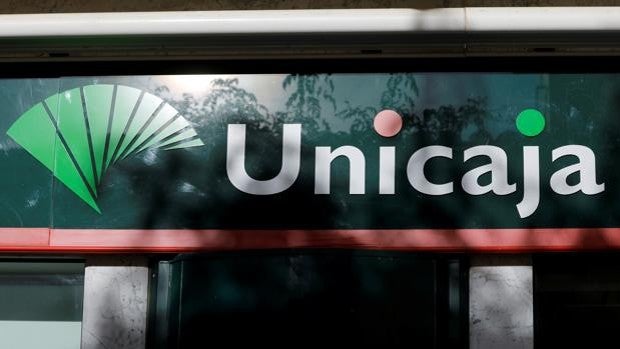 Exdirectivos de Unicaja reclaman a la Fundación que defienda «los intereses andaluces» en el consejo del banco