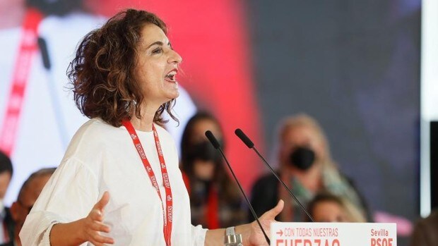 Montero llama al PSOE a «recuperar la Junta» para aplicar en Andalucía «las mismas políticas» de Sánchez
