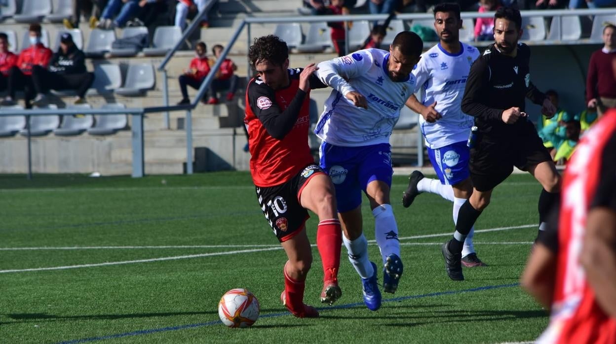 Salva Vegas, autor del 3-1 del Salerm Puente Genil, este domingo, ante el Xerez CD