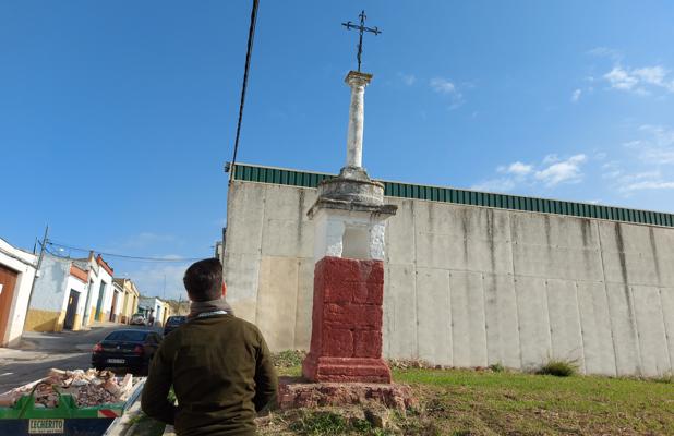 Aguilar de la Frontera y Cultura se enredan de nuevo en el traslado de una cruz