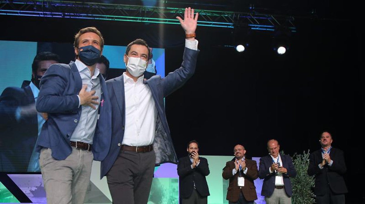 Pablo Casado y Juanma Moreno en el último congreso regional del partido celebrado en Granada