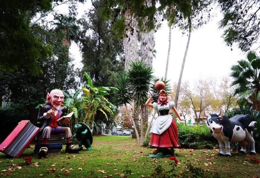 Personajes en el Parque de los Sueños de Ayamonte