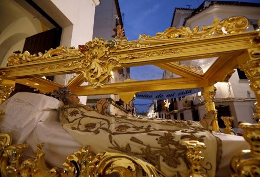 Urna recién restaurada de la Virgen del Tránsito