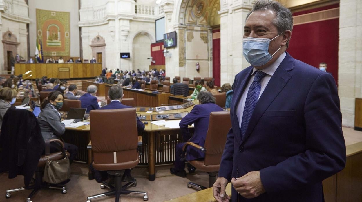 El líder del PSOE andaluz, Juan Espadas, en el Parlamento andaluz