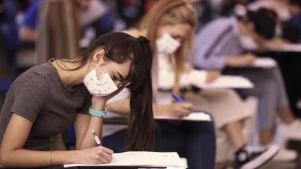 Salud aprueba unas macro oposiciones de más de 14.000 plazas de estabilización en Andalucía