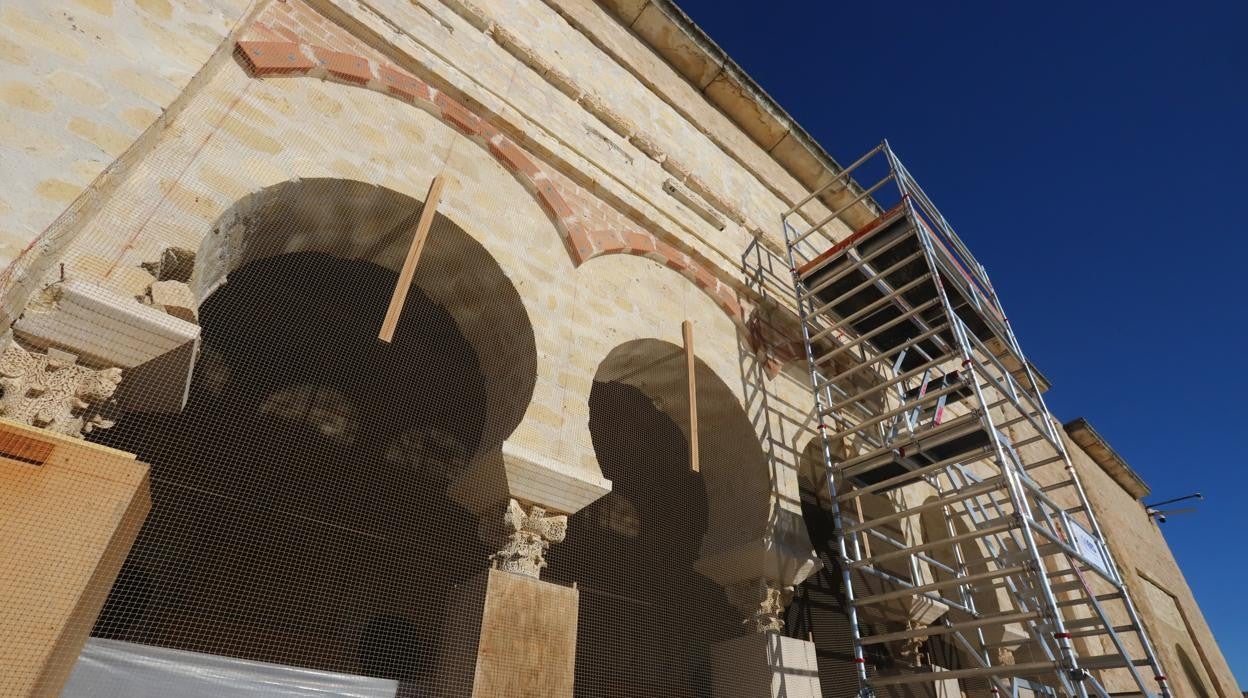 Restauración de la fachada del Salón Rico de Medina Azahara