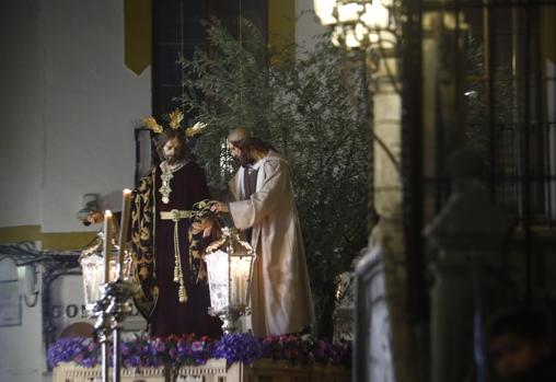 El Señor de la Salud, en procesión el día después de su bendición