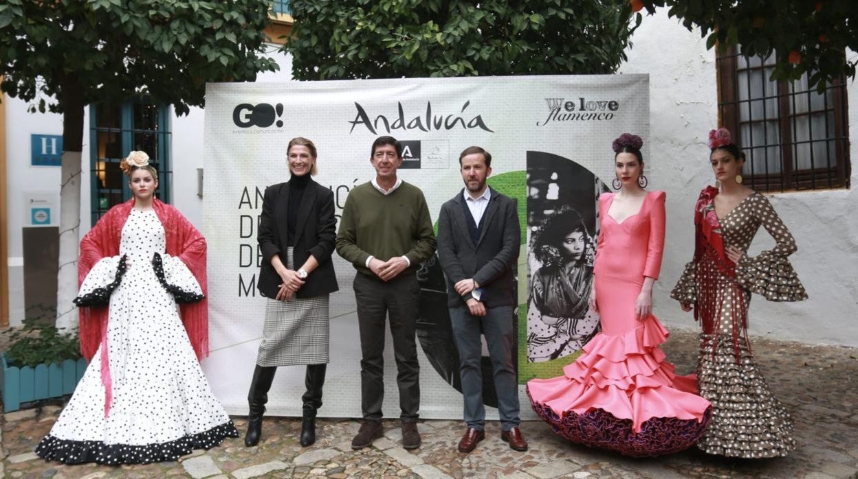 El vicepresidente Juan Marín junto a Laura Sánchez en la presentación de «Andalucía, destino de moda»