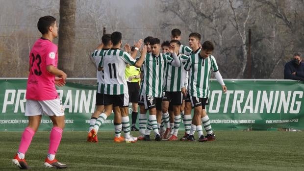 El Córdoba B cede un empate (1-1) ante el Ceuta B en el minuto 89