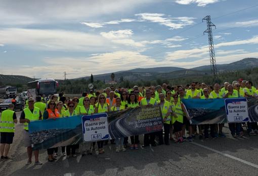 Protesta por la A-81 con presencia de IU