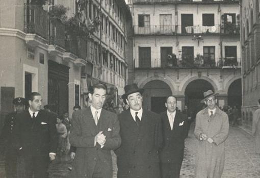 Antonio Cruz Conde, con el director general de Comercio