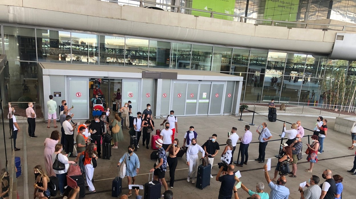 Llegada de un vuelo al aeropuerto de Málaga