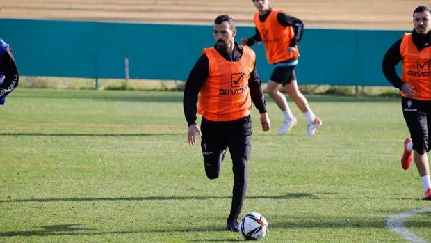 Crespo prueba con Gudelj en un posible once titular en el Córdoba CF ante el Xerez DFC