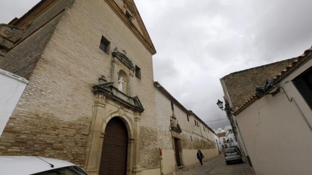 Las carmelitas donan al Obispado su convento de Bujalance para que albergue a otra congregación