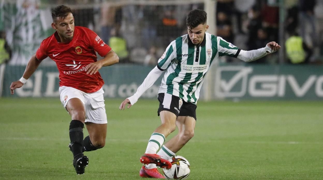 Luismi, en el partido de la primera vuelta ante el Montijo