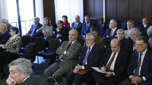 Las penas de cárcel suman ya 99 años en el fraude de los ERE de Andalucía