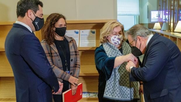 Juanma Moreno exige a Pedro Sánchez que «cumpla con las comunidades» con los fondos europeos