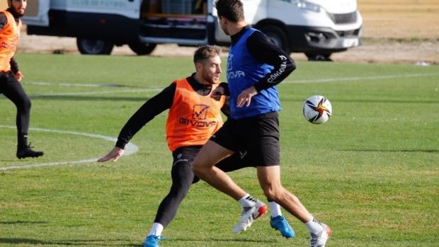 Antonio Casas confirma que es positivo por Covid-19 y no jugará ante el Cádiz B