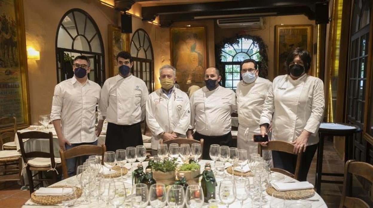 Algunos de los cocineros participantes en el evento organizado por la Academia Andaluza de Gastronomía