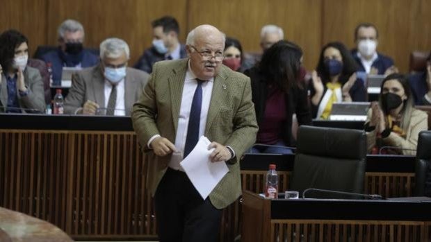 «Jornadas deslizantes» de tarde para médicos, el plan andaluz para descongestionar los centros de salud