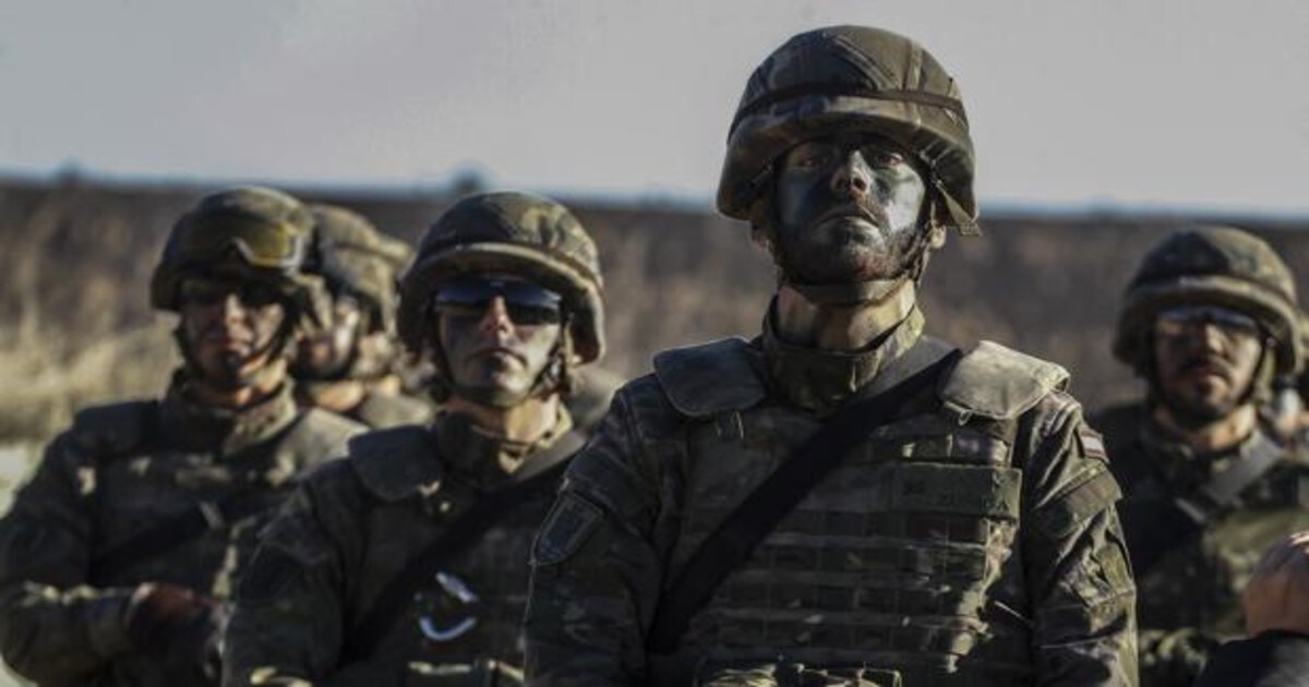 Soldados de la Bri X en unas maniobras preparatorias para su marcha a la misión de Letonia