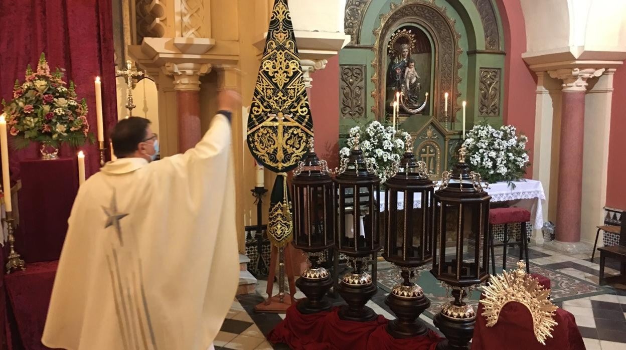 Bendición de los faroles del Cristo de la Oración y Caridad y de la diadema de la Virgen de la Salud y Consuelo