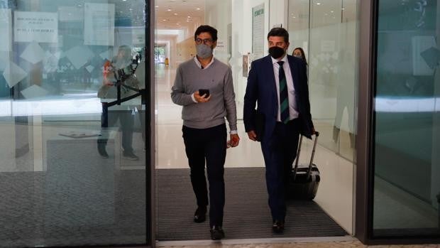 Jesús León vuelve a escena con un duro encontronazo dialéctico con Javi Lara en redes sociales