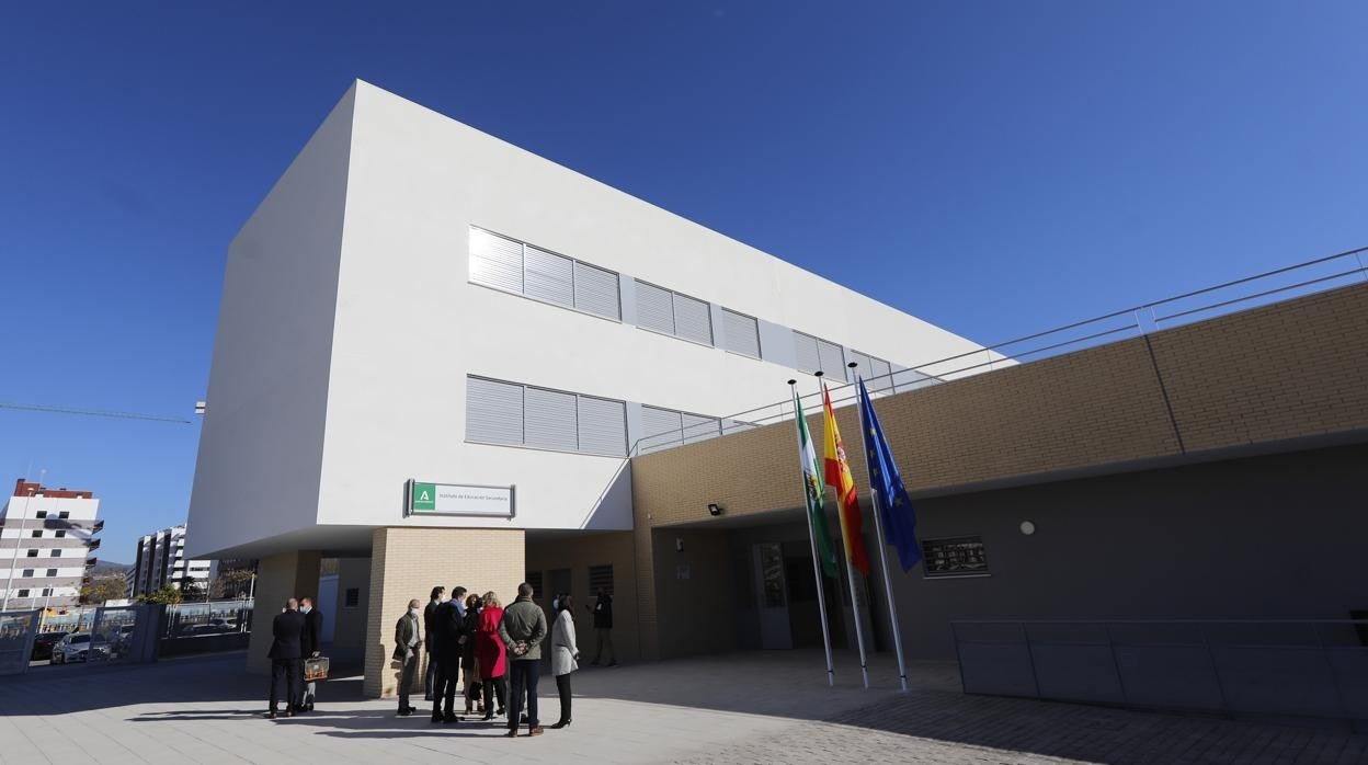 El nuevo instituto Miralbaida fue inaugurado ayer oficialmente