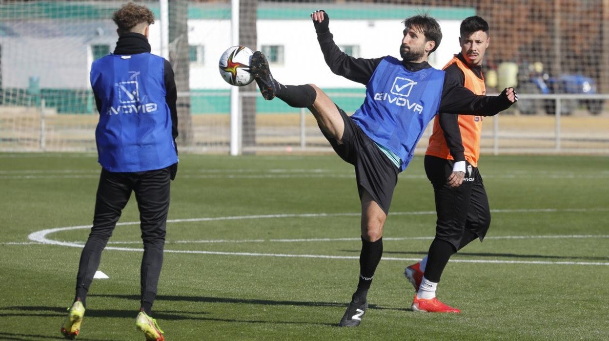 Álex Bernal durante una sesión de entrenamiento en la ciudad deportiva