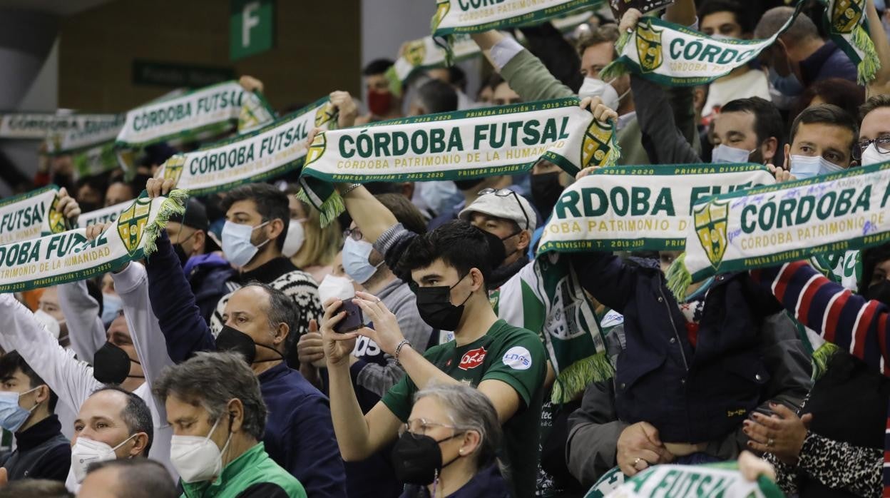 La afición del Córdoba Patrimonio de fútbol sala en Vista Alegre