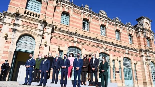 Juanma Moreno califica de «gravísimo error» la mocion de censura que prepara el PSOE en Linares