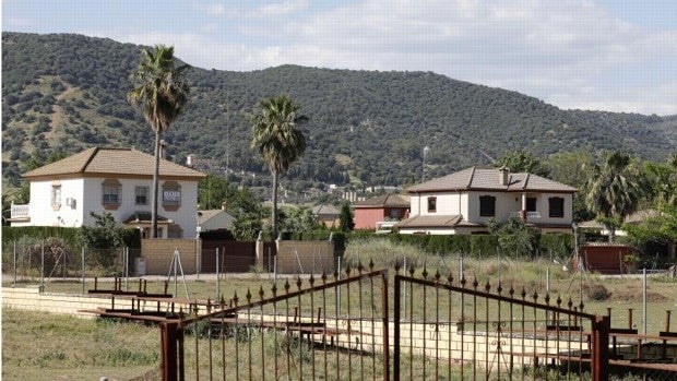 La nueva ley andaluza del suelo permite levantar casas unifamiliares de hasta dos plantas en el campo