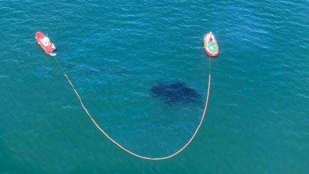 El buque que provocó el vertido que alcanzó la costa de Doñana no notificó el derrame y desactivó la alarma