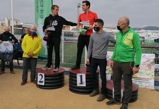 El pódium de los corredores masculinos