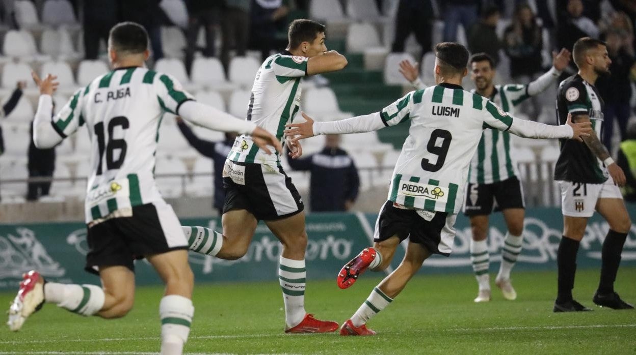 Los jugadores del Córdoba celebran un gol en El Arcángel