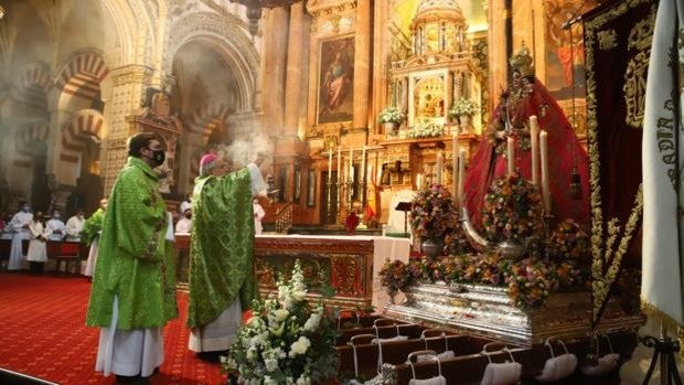 Procesión de la Virgen de Araceli | El obispo resalta que «habéis acudido masivamente para volver a verla»