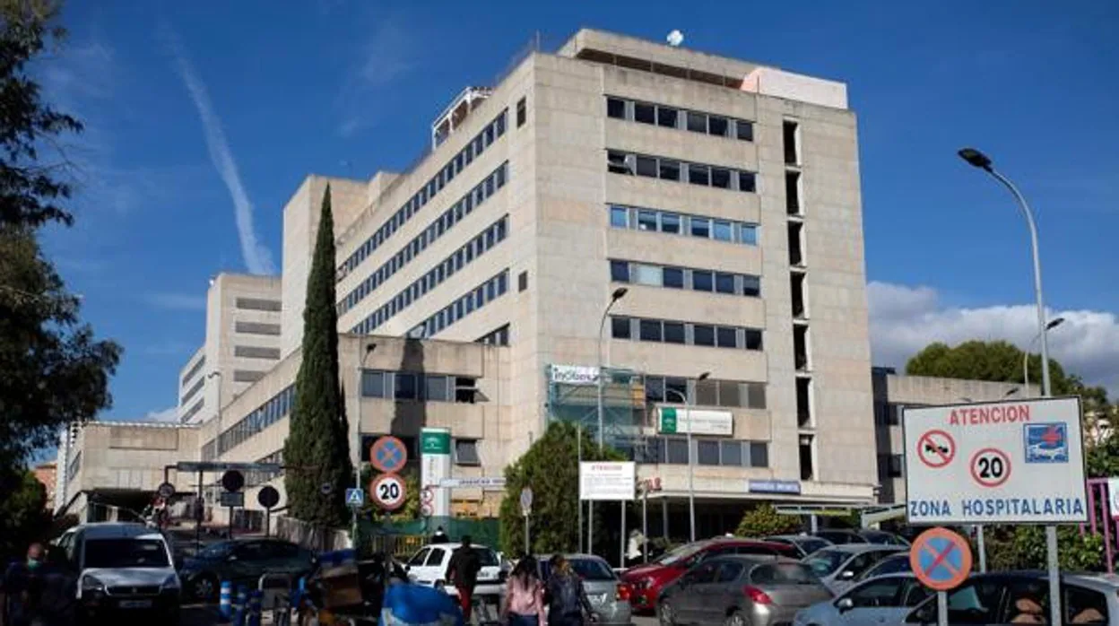La menor fue ingresada en el hospital Materno de Málaga