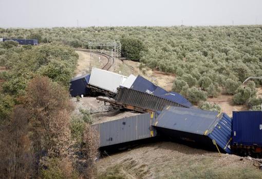 Descarrilamiento de un tren de mercancías en el tramo Córdoba-Jaén el 15 de agosto de 2021