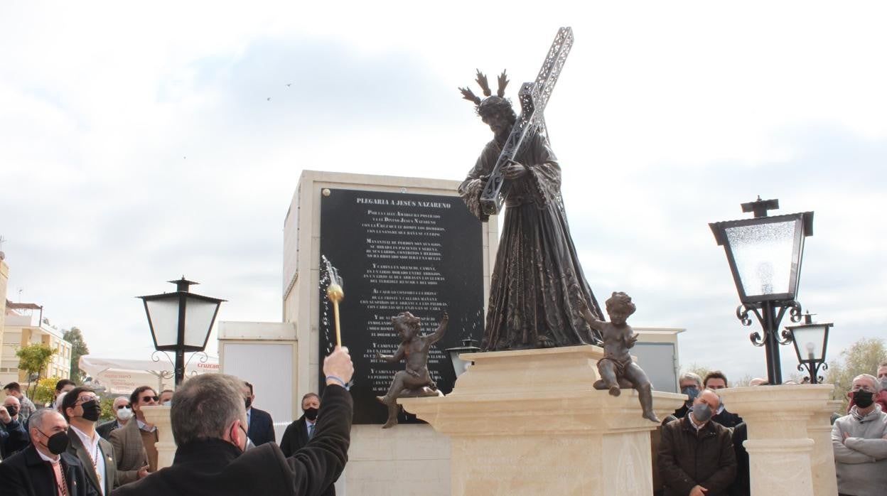 Bendición de la escultura dedicada a Jesús Nazareno de Puente Genil este sábado