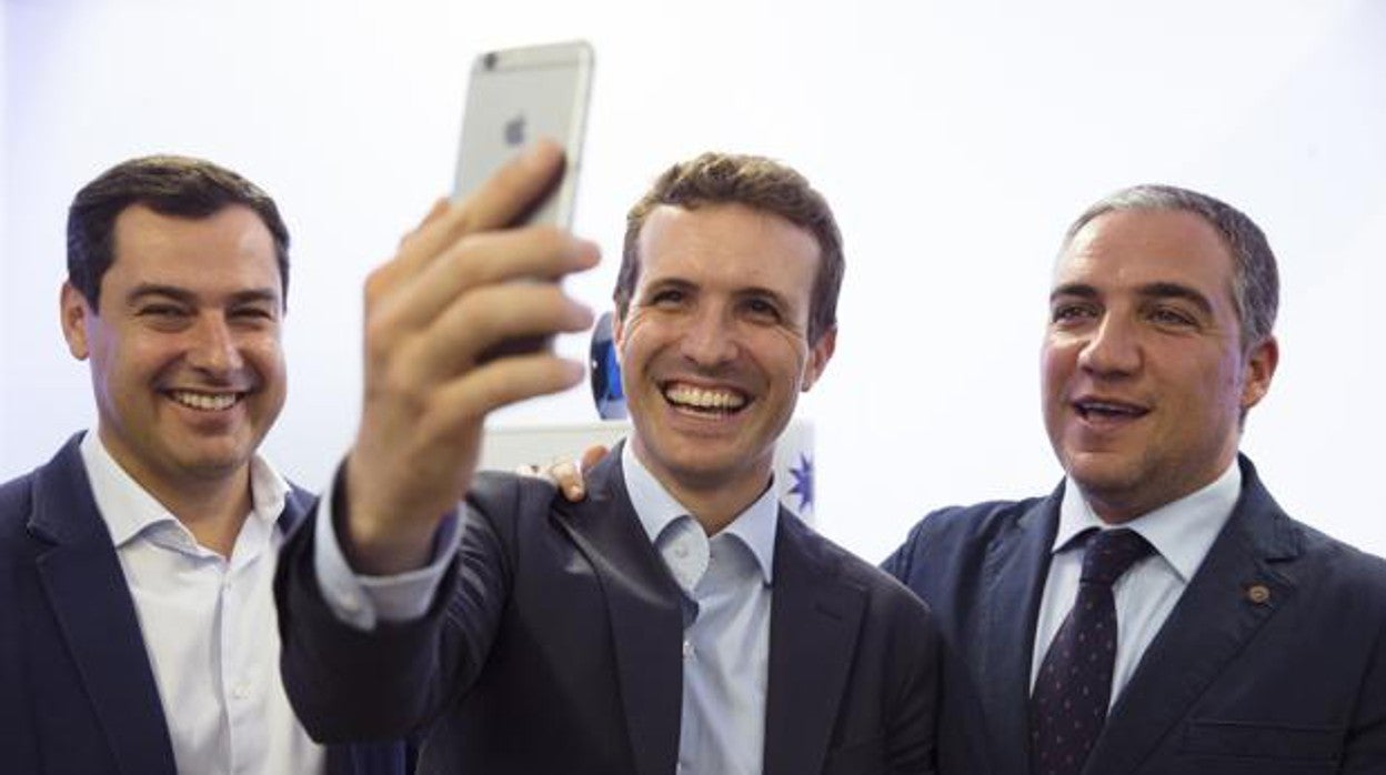 Juanma Moreno, Pablo Casado y Elías Bendodo