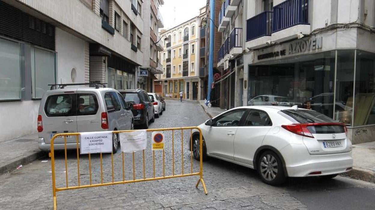 Una calle cortada al tráfico en el Centro de Córdoba, con acceso permitido sólo a las cocheras