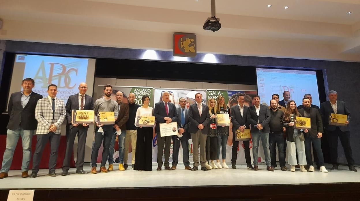 Los premiados en la Gala de los Periodistas Deportivos del Córdoba, este lunes, en la Diputación