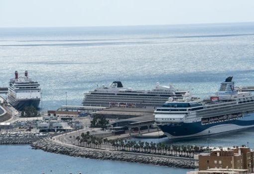 Dique de Levante y estación de cruceros del Puerto de Málaga