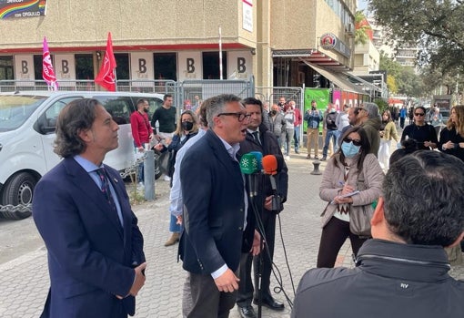 El portavoz de Vox, Manuel Gavira, durante la presentación de la campaña