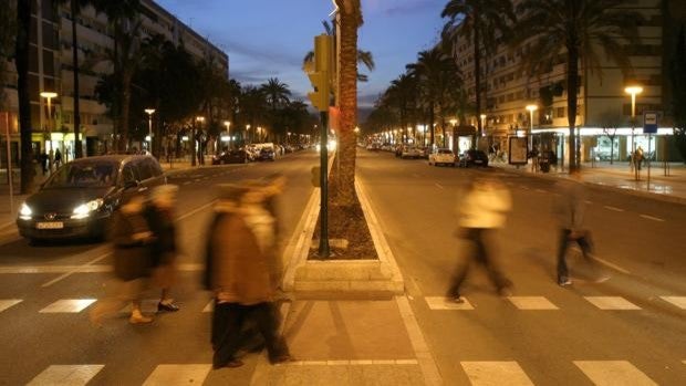 Accidente Córdoba | Muere un ciclista que circulaba por la avenida de Granada