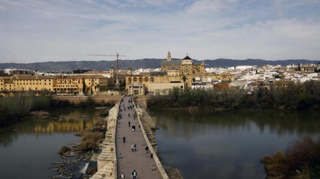 Panorámica de la Mezquita-Catedral y el Puente Romano